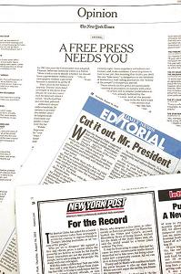 「報道の自由」を訴える社説を一斉に載せたアメリカの新聞各紙の写真