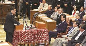 党首討論会での枝野代表と安倍首相を撮った写真