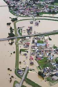氾濫した最上川流域の写真